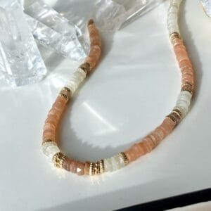 Collier AURORA - Harmonie, Équilibre, Rayonnement Intérieur